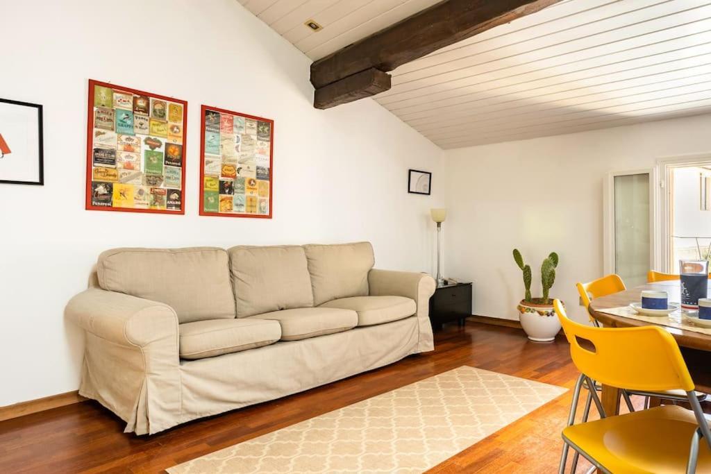 Lovely One-Bedroom Attic In An Ancient Village Bologna Bagian luar foto
