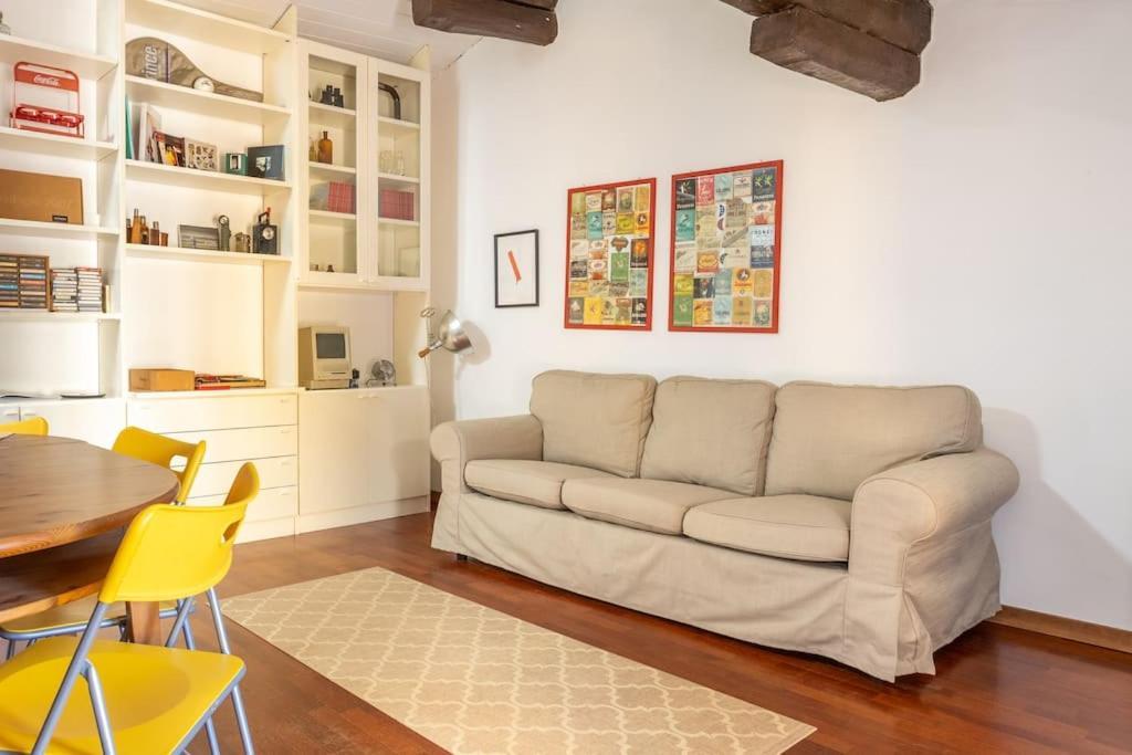Lovely One-Bedroom Attic In An Ancient Village Bologna Bagian luar foto